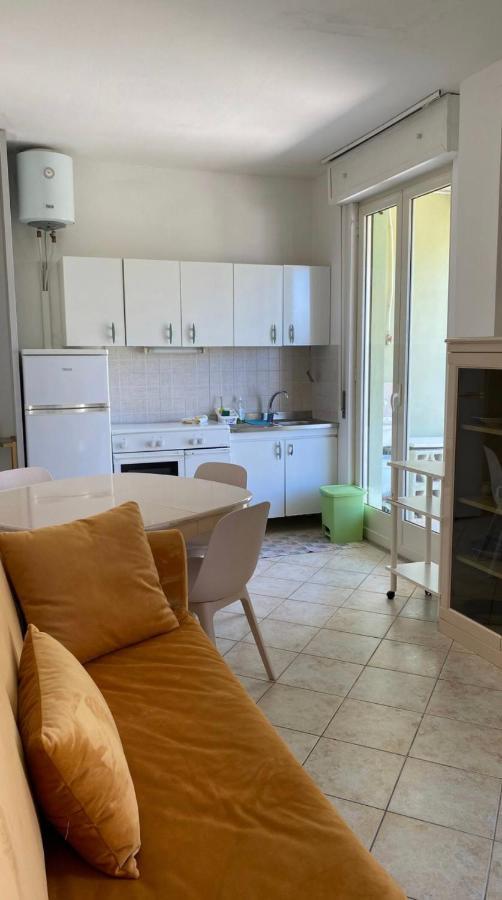 Casa Vacanze Torre Dell Orso Piazza 100M Dal Mare Торре дель'Орсо Экстерьер фото