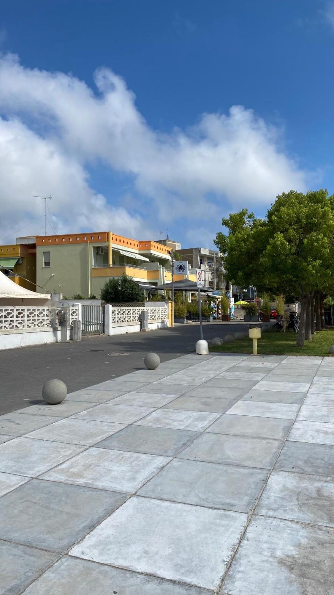 Casa Vacanze Torre Dell Orso Piazza 100M Dal Mare Торре дель'Орсо Экстерьер фото